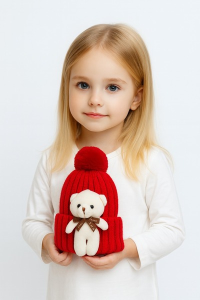gigigiyim Children's Beanie with Embossed Teddy Bear