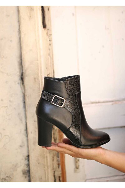 EREN SHOES BAG Gorj Genuine Leather Buckle Detailed Zippered Thick Heeled Boots