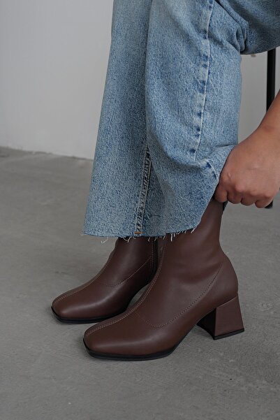 Meral Özgenç Kalın Topuklu Bot