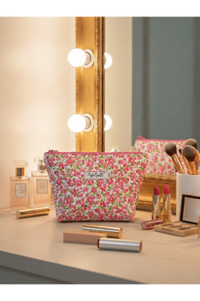 Ays Quilt حقيبة مكياج متوسطة الحجم منقوشة بالزهور الوردية