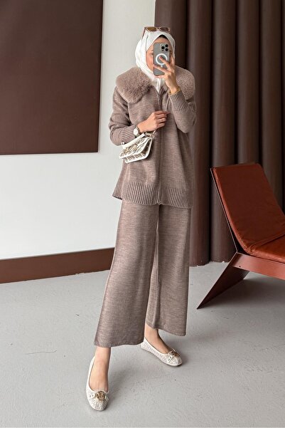 Rimel Moda Yakası Kürklü Triko Takım Menenj