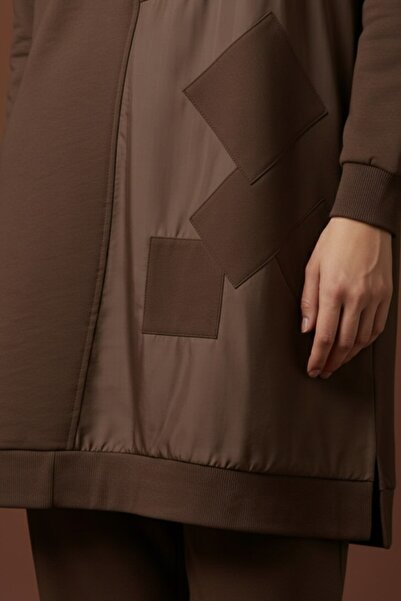 Puane Γυναικείο αθλητικό τουνίκ από ύφασμα αλεξίπτωτου με λεπτομέρεια με φερμουάρ σε καφέ χρώμα