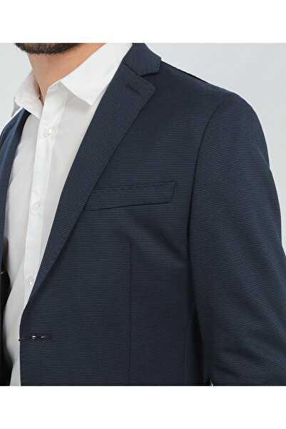 s.Oliver Sacou, Bleumarin