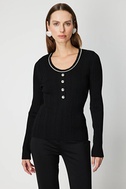 On Fashion Corded Fabric Knitwear Sweater with Stones on the Neck-69307