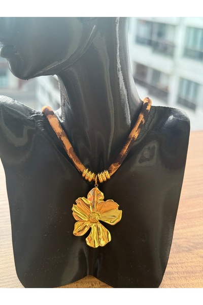 Blotch قلادة الفهد بطرف زهرة اللوتس الفولاذية