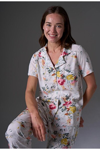 Kadın Viskon Çiçek Desenli Kısa Kollu Düğmeli Pijama Takımı