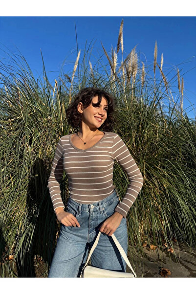 ZENGEZUR MALL Nrzsnt V-Neck Striped Blouse Beige A3699 (231650) (Size: S)