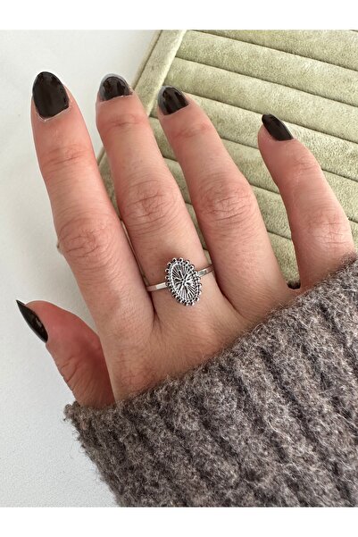 ringbox Silver Color Oval Shape Steel Ring