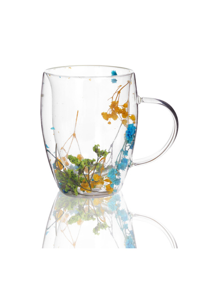 Malooki Glass mug with dried flowers – green, blue and yellow