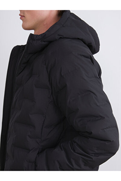 LC Waikiki Ανδρικό μπουφάν XSIDE Black εφαρμοστό με κουκούλα