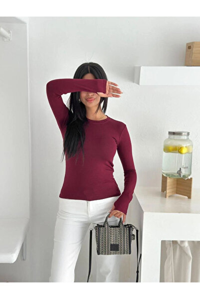 gozdefashion Women's Finger-Through Detailed Crop Top