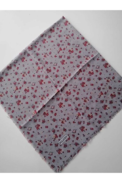 Bonjela Polo είναι ένα κασκόλ με φλάμα.