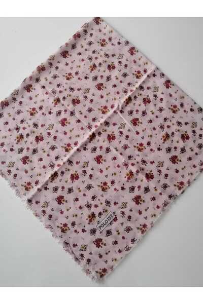 Bonjela Polo είναι ένα κασκόλ με φλάμα.