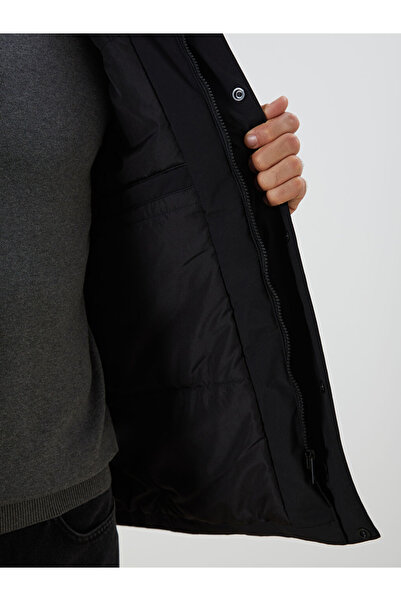 LC Waikiki Ανδρικό παλτό Classic Black Standard Fit με κουκούλα