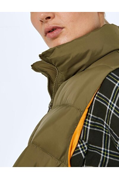 Noisy May Vest, Green