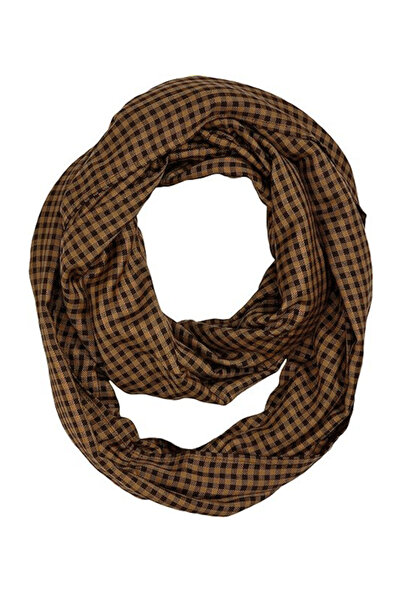 s.Oliver Esarfa, Maro