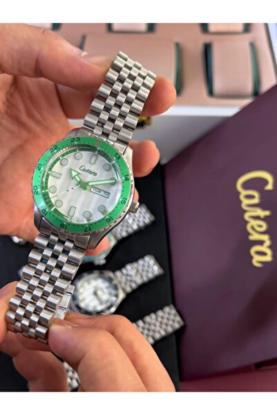 catera Limited-time offer: Men's watches with a silver stainless steel strap and a green or silver bezel with a red bezel.