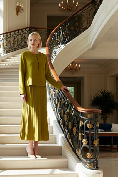 BENERLY سترة نسائية بياقة دائرية وأزرار سفلية وعلوية مع تنورة طويلة مطوية من ...