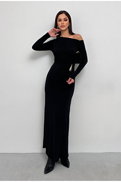 XELA ROCHIE SANDY CU MANE LUNGHE, DETAILAT CU CATARAMA SUBTIRE, GATU ASIMETRIC