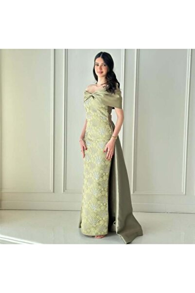 Rosina فستان سهرة مطرز مع ذيل خلفي