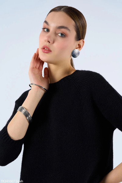 cemo Crew Neck Raglan Sleeve Knit Sweater