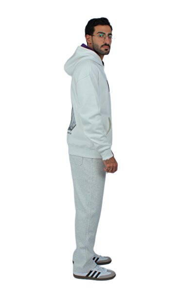 Red Planet Double-layered fur hoodie with a finger hole, made from a distinctive and elegant material.