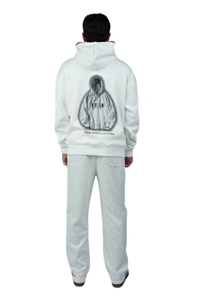 Red Planet Double-layered fur hoodie with a finger hole, made from a distinctive and elegant material.