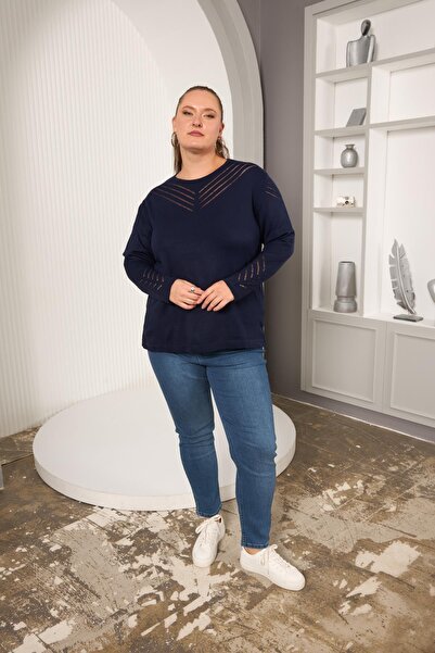 RMG Plus size knitwear with large sleeve and neck pattern