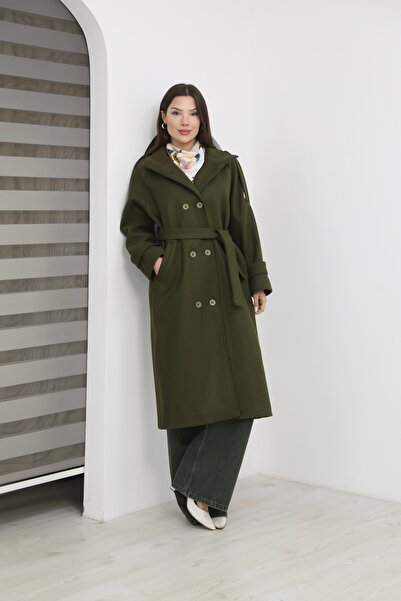 Leo Ferre Χακί Νέα Τάση Γυναικείο Χειμερινό Παλτό ψηλός λαιμός με Κουμπιά Εμπρός και Ζώνη με Επιλέγματα.