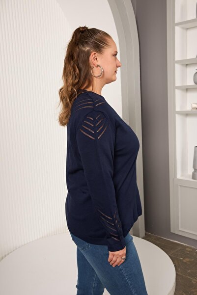 RMG Plus size knitwear with large sleeve and neck pattern
