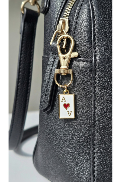 MinAccessory ميدالية مفاتيح على شكل كأس وتعليقة للحقائب