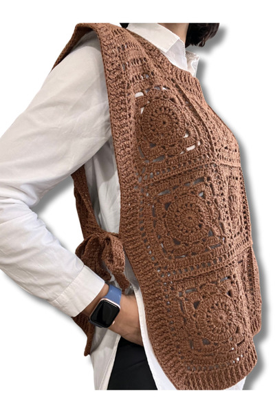 Manella Collective El Yapımı Kahverengi Motifli Hafif Simli Süveter Yelek