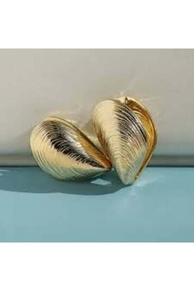 thesecret desire Gold Seashell Earrings – Elegant Clamshell Shape Vintage & Modern Design Women's Earrings