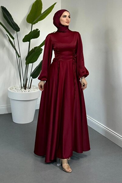 MERVEN AKYÜZ Orya Yanları Sıkmalı Saten Abiye Bordo