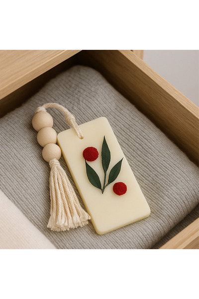LumanariArtizanale.Ro Wardrobe Air Freshener, Scented Tablet, AMARENA - Cherries, Almonds, Vanilla, handmade in Romania