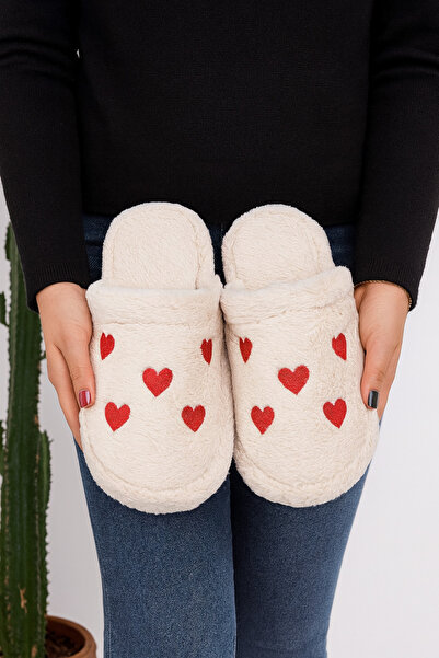 Behtah Kundura شباشب منزلية نسائية من القطيفة لعيد الميلاد ورأس السنة الجديدة...