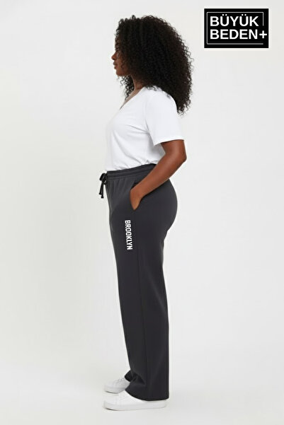 Superlife Women's Plus Size Brooklyn Printed Relaxed Fit Elastic Waistband Flared Sweatpants Spr26Eak952-2