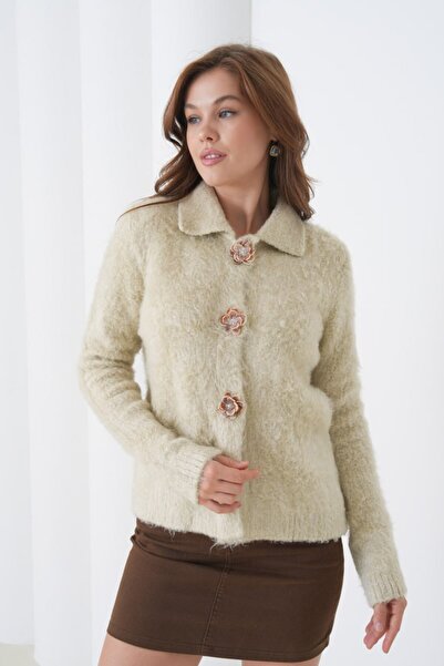 mysimy سترة تريكو ناعمة الملمس مزينة بأزرار على شكل وردة