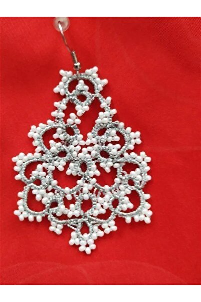 Ileanabiju Silver lace earrings and white beads, worked with bobbins in the frivolite technique