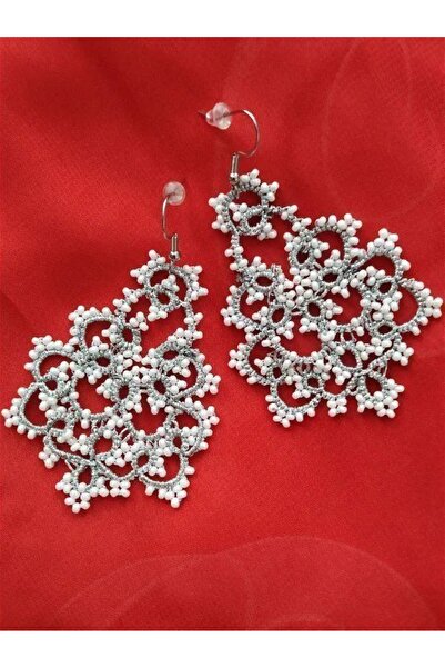 Ileanabiju Silver lace earrings and white beads, worked with bobbins in the frivolite technique