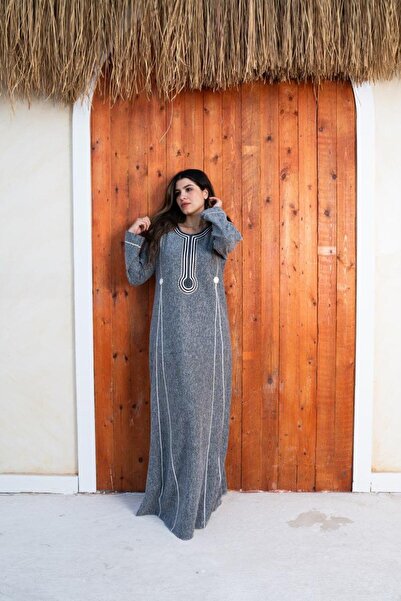 badela Egyptian wool galabeya with a floral pattern