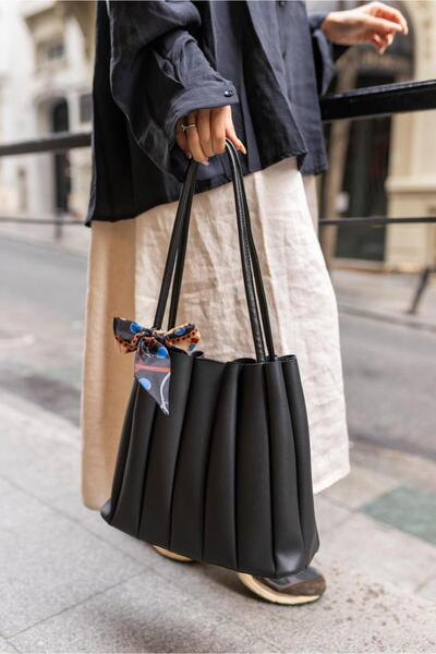 cosybag. Geantă de umăr EL din piele artificială cu detaliu de eșarfă Magnolia, neagră