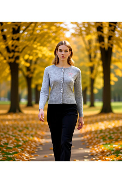 BENERLY سترة تريكو أنيقة للفتيات المراهقات بتصميم عصري مع تطريز على شكل قلب و...