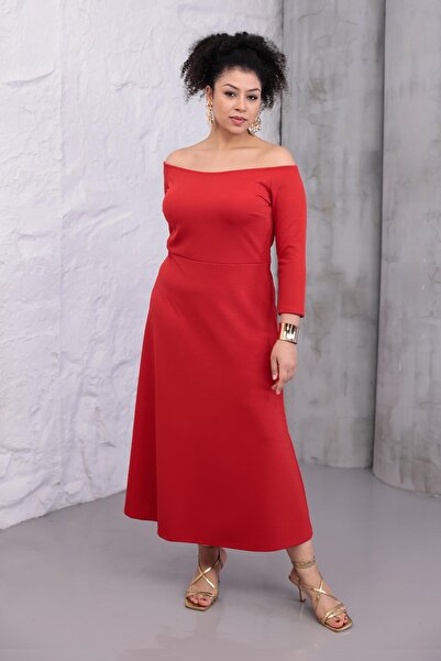 Madwilo Women's Red Boat Neck Three Quarter Sleeve Cupped Plus Size Stretchy Dress