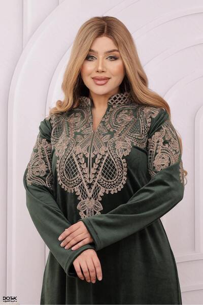 Lyaly aljlabyh جلابية/فستان مخمل شتوي بتطريز "شريطي" متباين - تصميم عصري