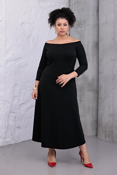 Madwilo Women's Black Boat Neck Three Quarter Sleeve Cupped Plus Size Stretchy Dress