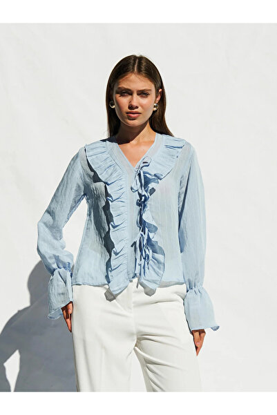 AYSHAN قميص أزرق مزين بالكشكشة والدانتيل من الأمام