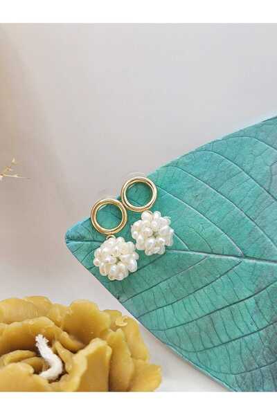 İNCİORA JEWELRY Gerçek Kum İncili Gold Halka Detaylı Çivi Küpe Paslanmaz Çelik– El Yapımı Zarif Tasarım