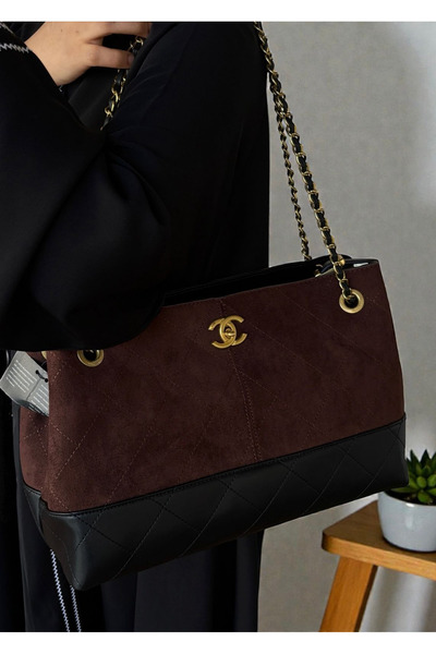 GGGG Shoulder bag with accessories