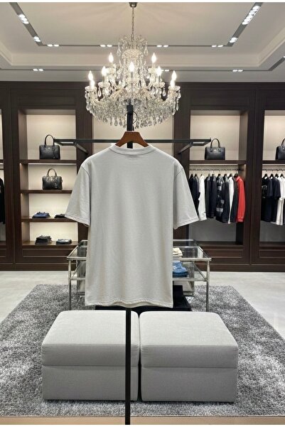 VAIA Men's oversized t-shirt with a modern geometric logo print and a distinctive youthful design.